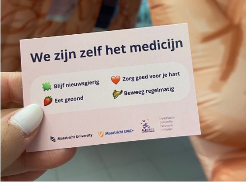 we zijn zelf het medicijn kaartje